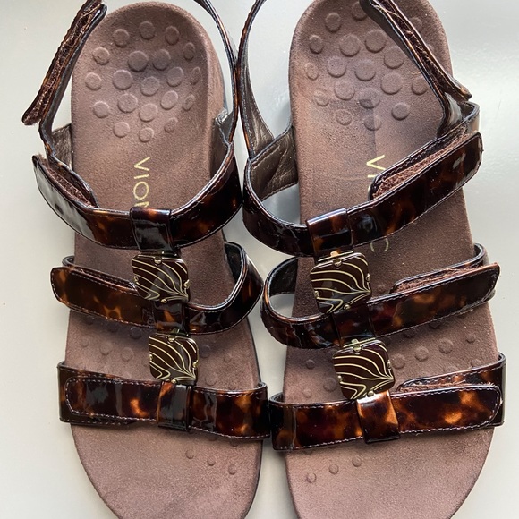 Vionic sandals size 8 - Picture 2 of 11
